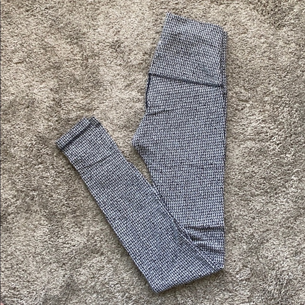 SOLD. High Rise - Wunder Under tight Sz 4